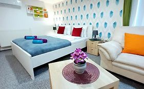 Downtown Acacia Str Apartment